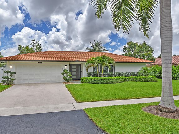 3rd image of 1100 SW 15th Avenue