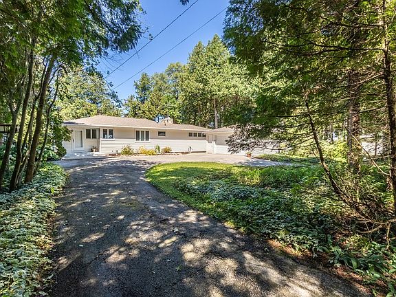 5th image of 5883 Bay Shore Dr