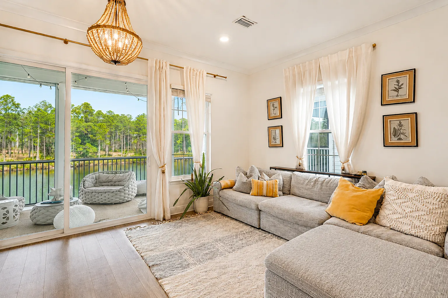 4 bed, 1986 sqft, $3,800 — Photo 1