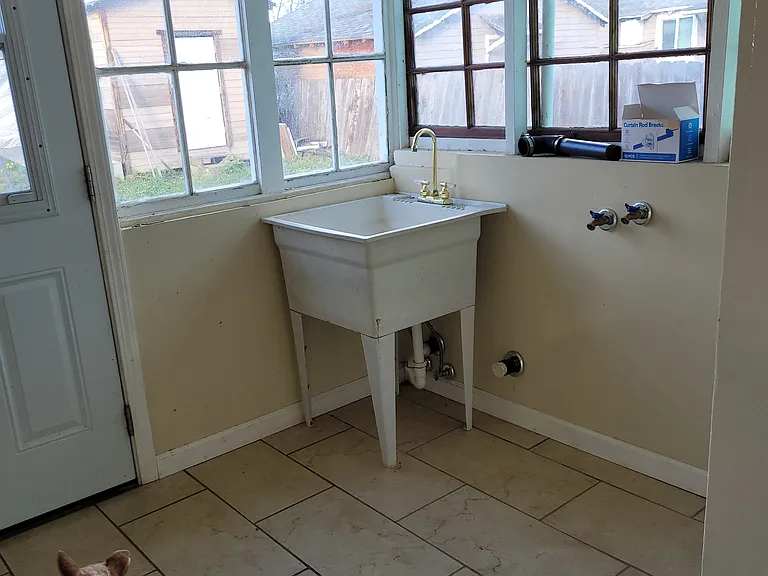 152 Vine St — Photo 14