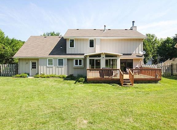 2nd image of 1555 Dartmouth Dr
