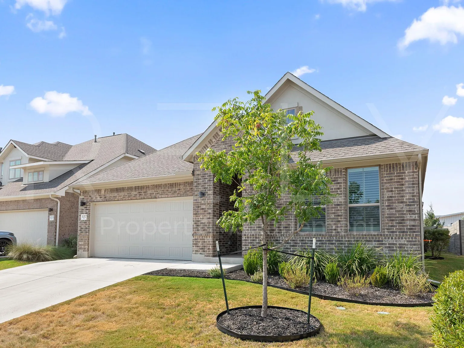 4 bed, 3.0 bath, 2311 sqft, $2,995 — Photo 2