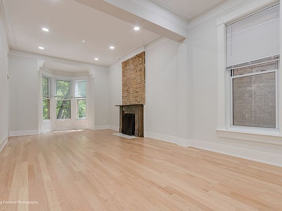 5th image of 2026 N Bissell St #1