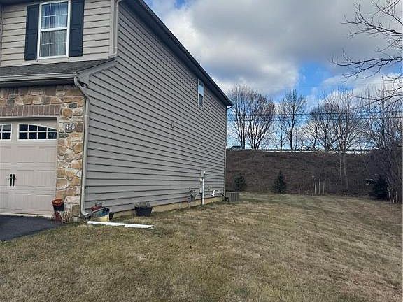 2nd image of 835 Spring White Dr