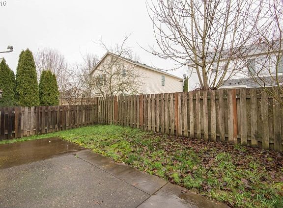 4th image of 5070 NE Candlewood Pl