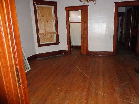 4th image of 11818 S Wallace St