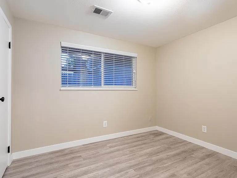 3418 N Cook St — Photo 8