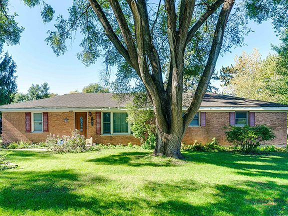 3rd image of 6703 Hawthorne Dr