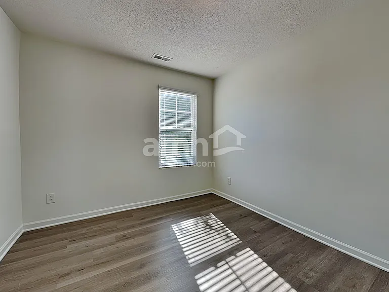37 Valleyfield Dr — Photo 17
