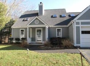 18 Centre Village Dr, Madison, CT 06443