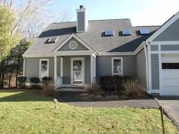 18 Centre Village Dr, Madison, CT 06443
