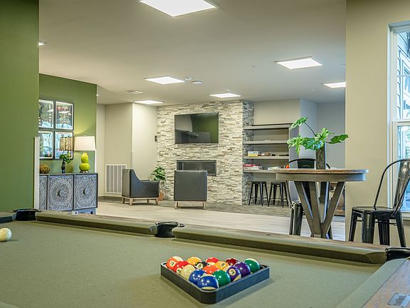 5th image of 2409 Parmenter St #416