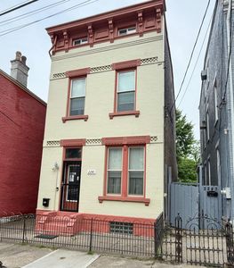 2241 Flora St, Cincinnati, OH, 45219