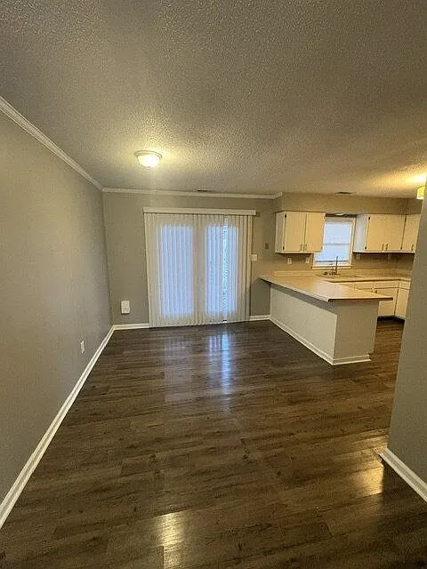 3 bed, 2.5 bath, 1492 sqft, $1,400 — Photo 2