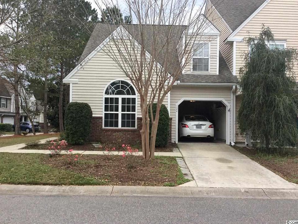 1st image of 124 Pembroke Ln. #124