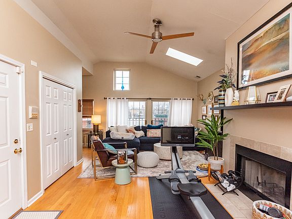 4th image of 1312 N Campbell Ave #3