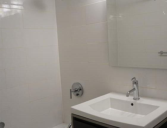 5th image of 4 Park Ave APT 10F