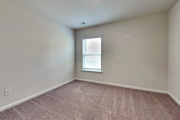 302 Crooked Pine Ct — Photo 13