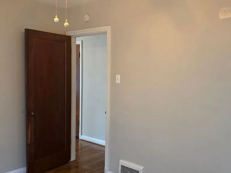 7047 Mardel Ave — Photo 9