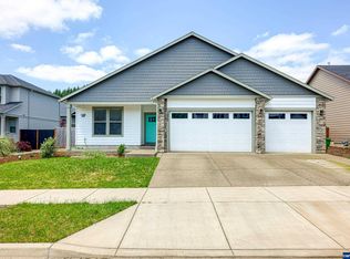 1477 Meadow Ave, Silverton, OR