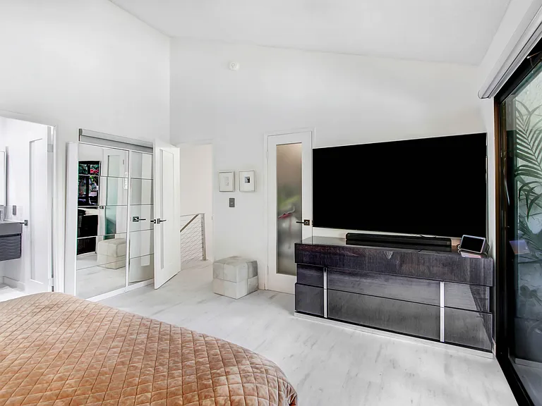 21545 Erwin St #98 — Photo 14