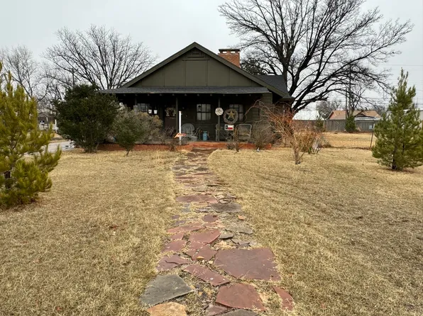 808 Milwaukee St, Plainview, TX 79072