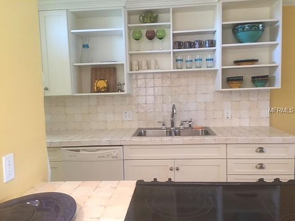 5th image of 700 Melrose Ave APT L34