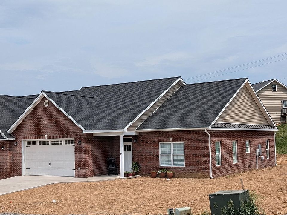 2nd image of 275 Freemont Cir