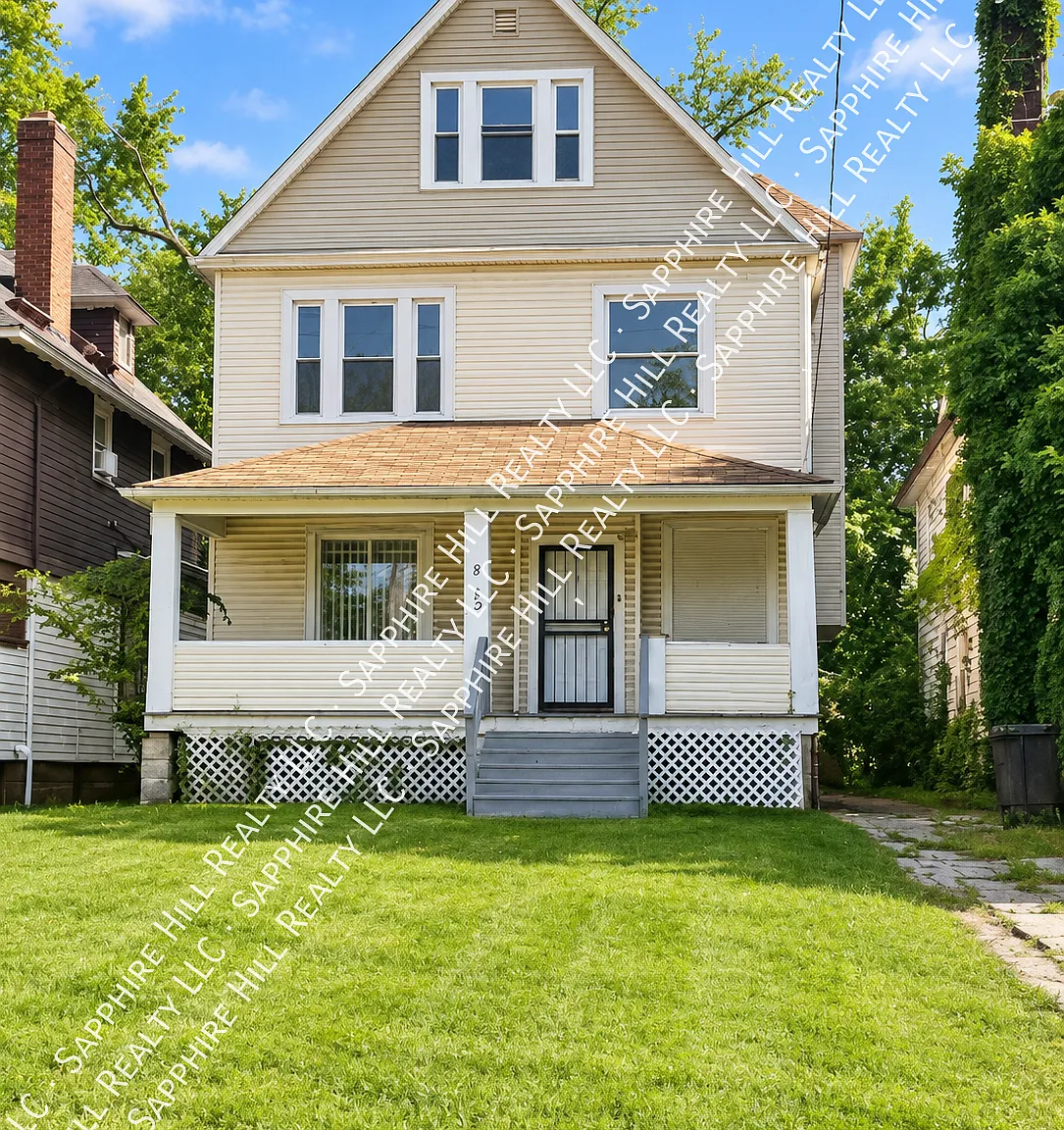 5 bed, $2,100 — Photo 1