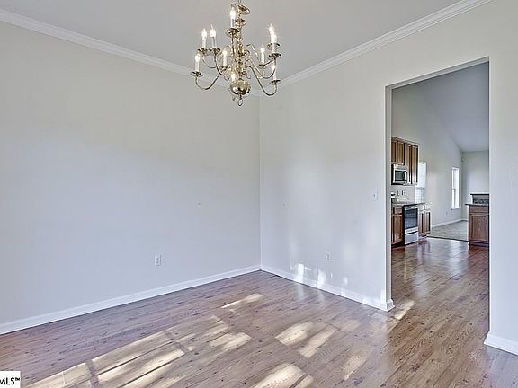 4th image of 755 Thistlewood Dr