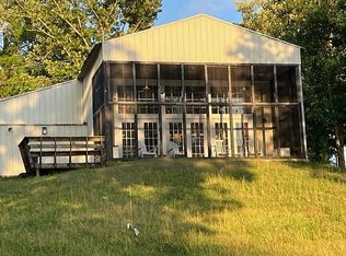 365 Shamrock Dr, Milam, TX 75959