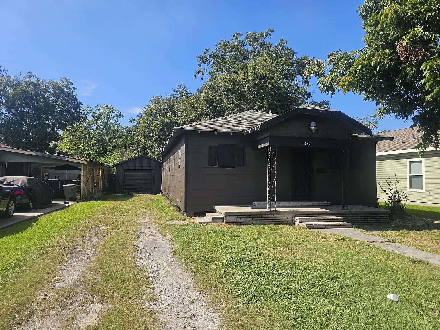 4 bed, 1325 sqft, $1,100 — Photo 2