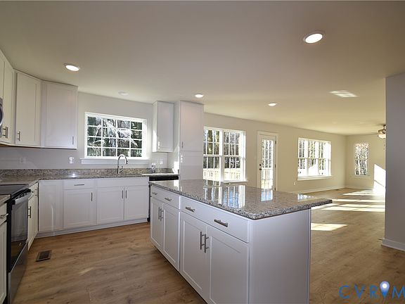 3rd image of 7014 Woodside St