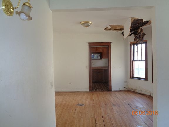 5th image of 23 E 137th Pl