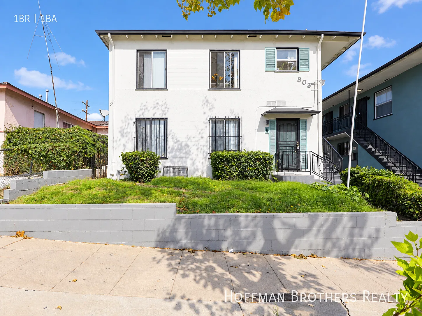 **Move-In Special**Freshly Renovated Inglewood Rental With Natural Light & Stylish Finishes — Photo 3