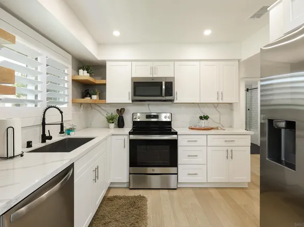 3660 Vista Campana N Unit 15, Oceanside, CA 92057