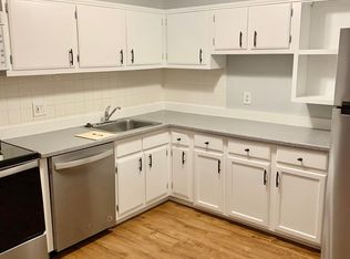 19 Maple St APT 15, Amesbury, MA 01913