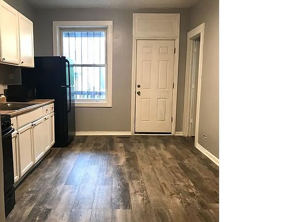 2nd image of 1110 S California Ave APT 1