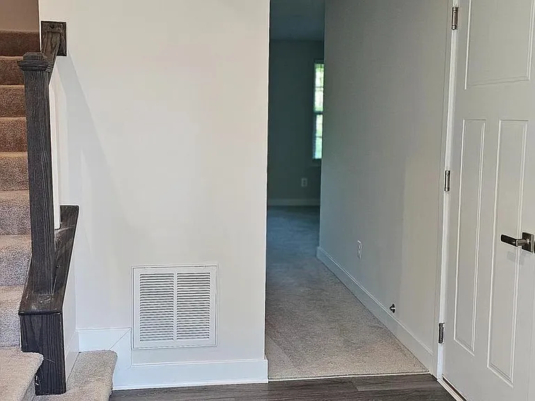 2055 Rivers Dr — Photo 3