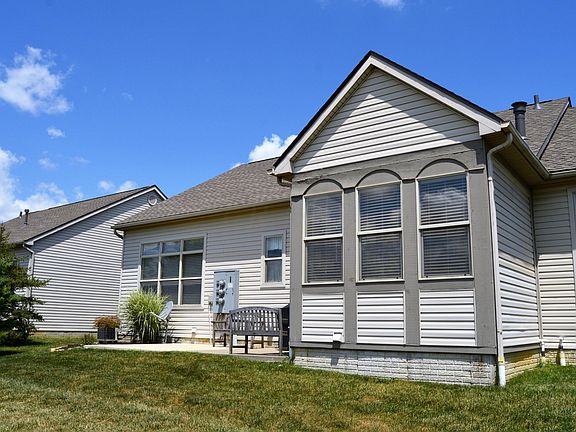 5th image of 203 Pebble Creek Dr