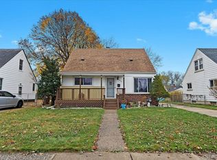 6846 Helen St, Garden City, MI 48135