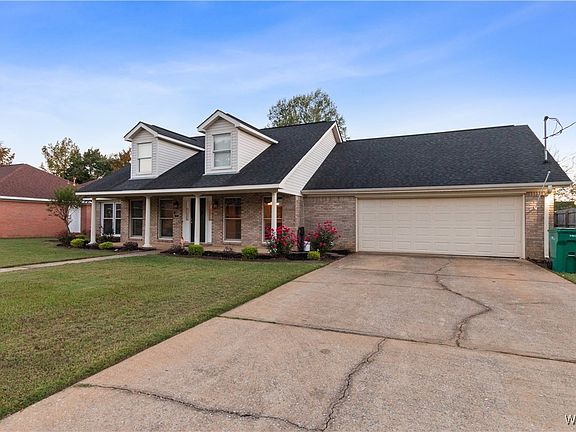 3rd image of 2701 Englewood Dr