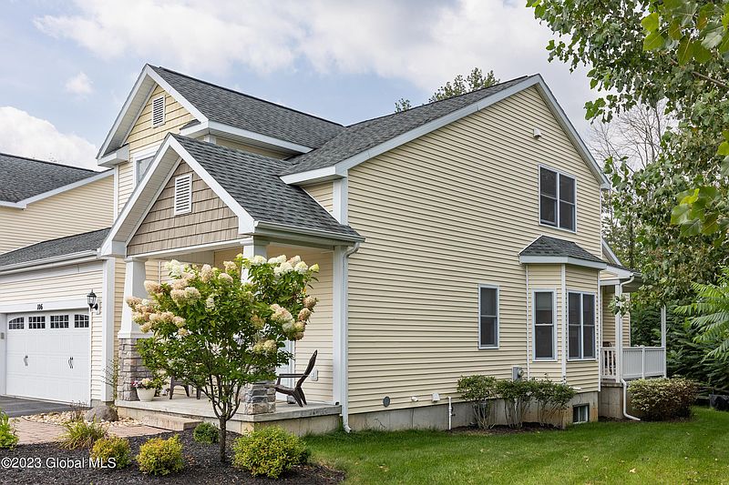 2nd image of 106 Lancaster Court