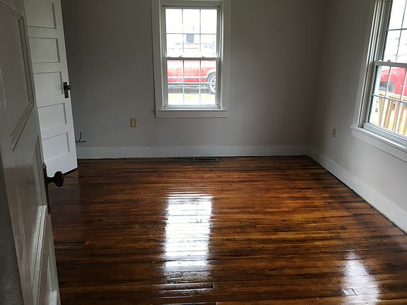 4th image of 120 W 13th Ave