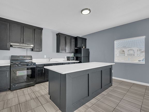 2nd image of 3899 Vanderveer Dr #A