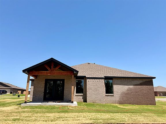 3rd image of 5827 Coldspring Ln