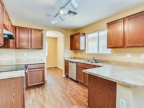 5th image of 900 W Broadway Ave Lot 27