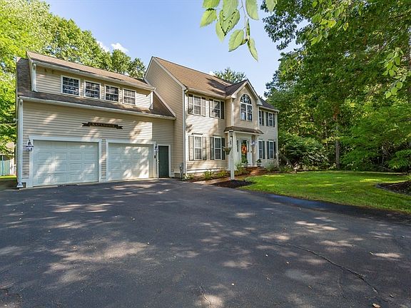 3rd image of 2 Sherwood Dr