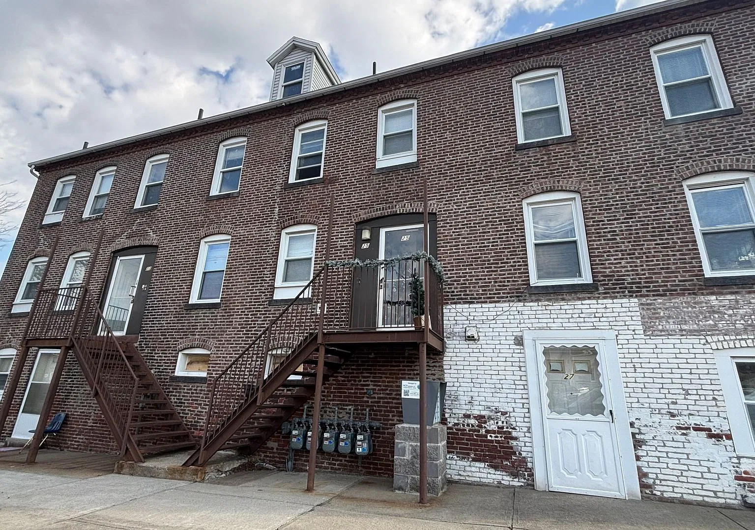 21-27 West St. — Photo 1