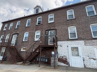 21 West St, Chicopee, MA 01013